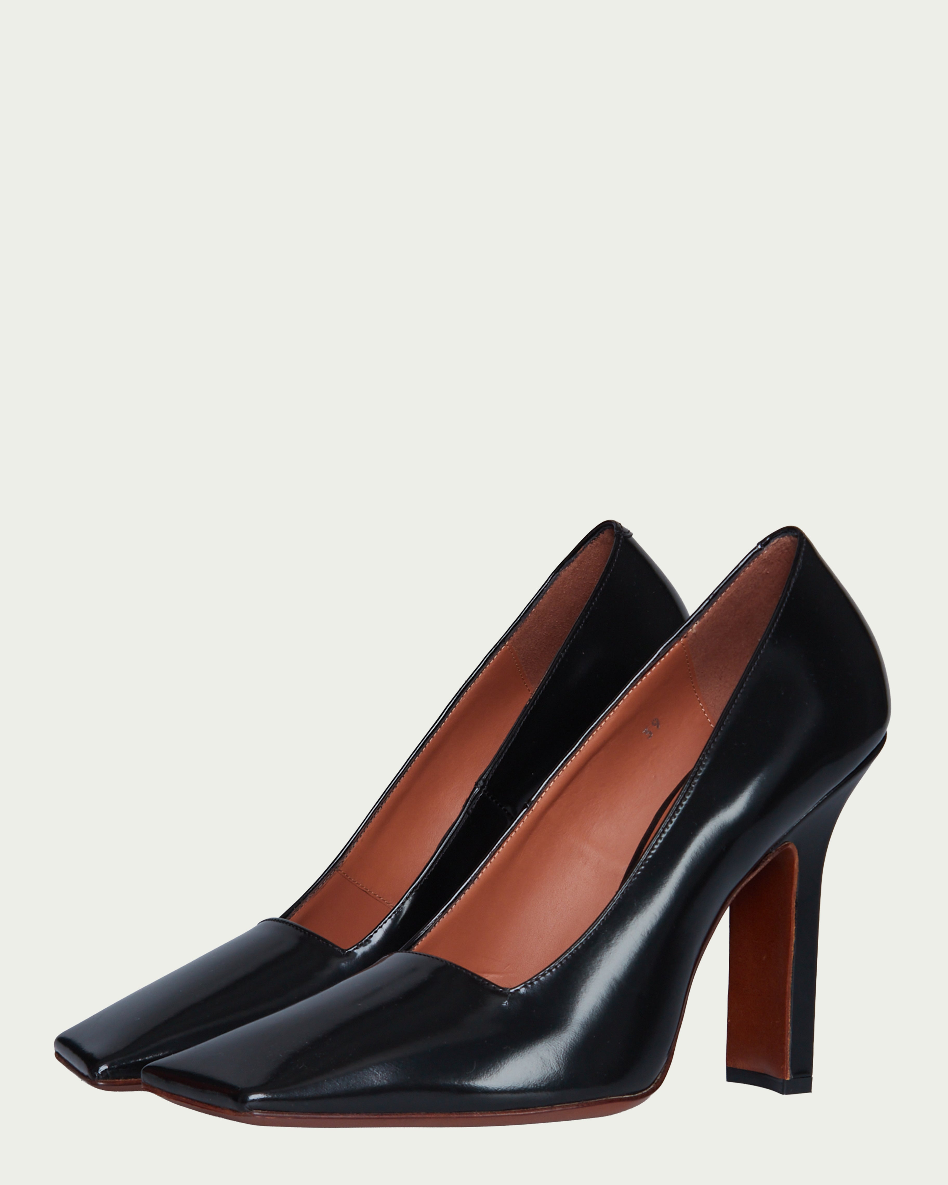 Vetements leather pumps
