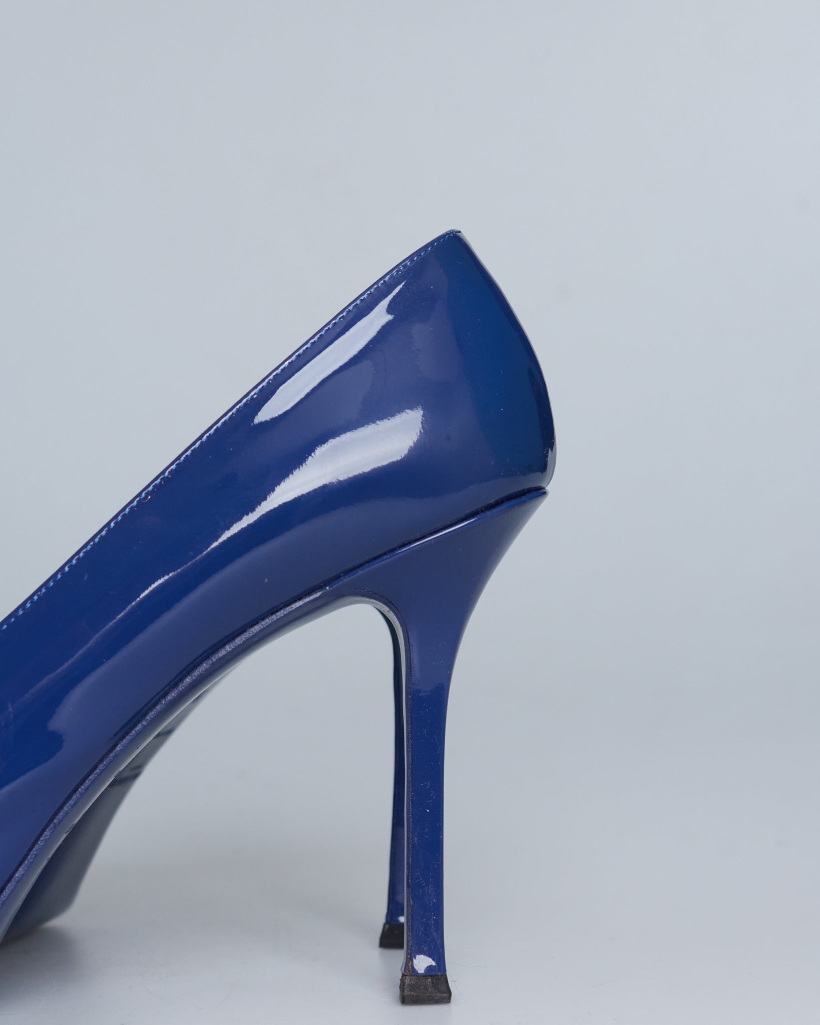 Saint Laurent Tribute pumps