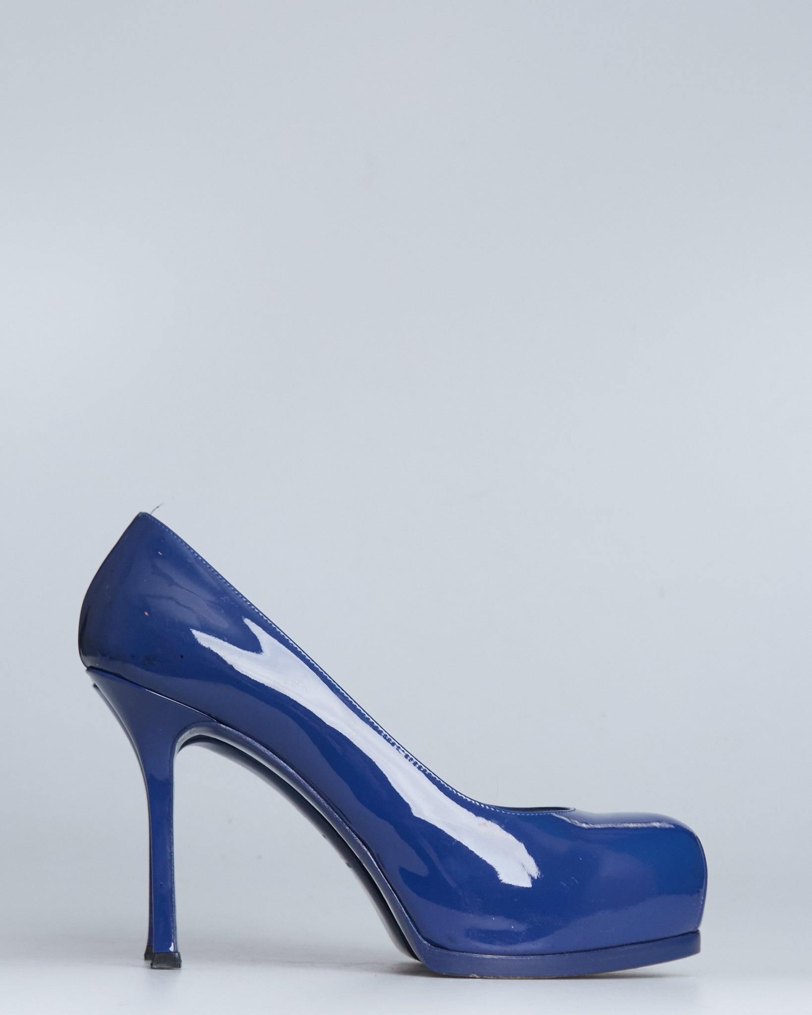 Saint Laurent Tribute pumps