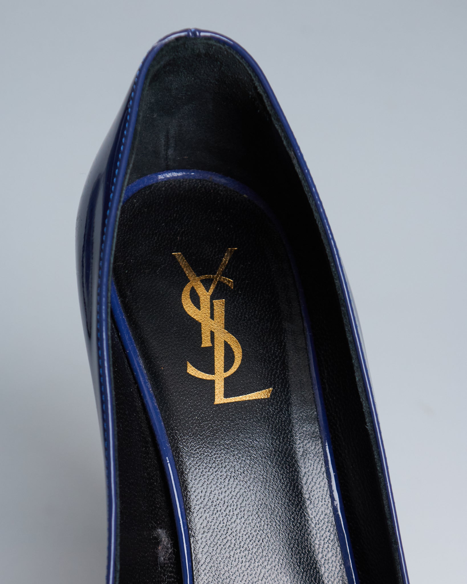 Saint Laurent Tribute pumps