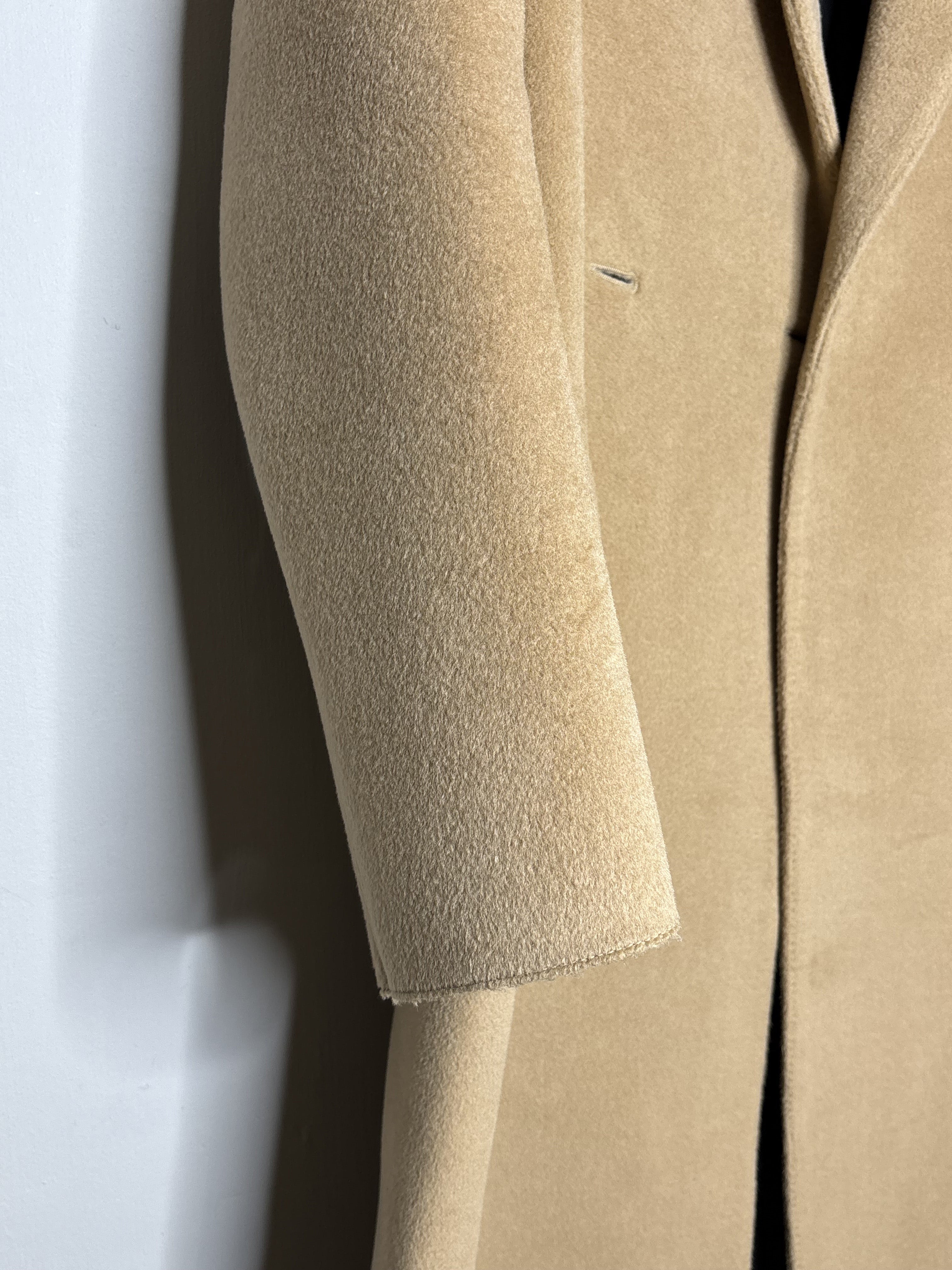 Balenciaga F/W'2019 Heavy Beige Padded Sleeves Overcoat