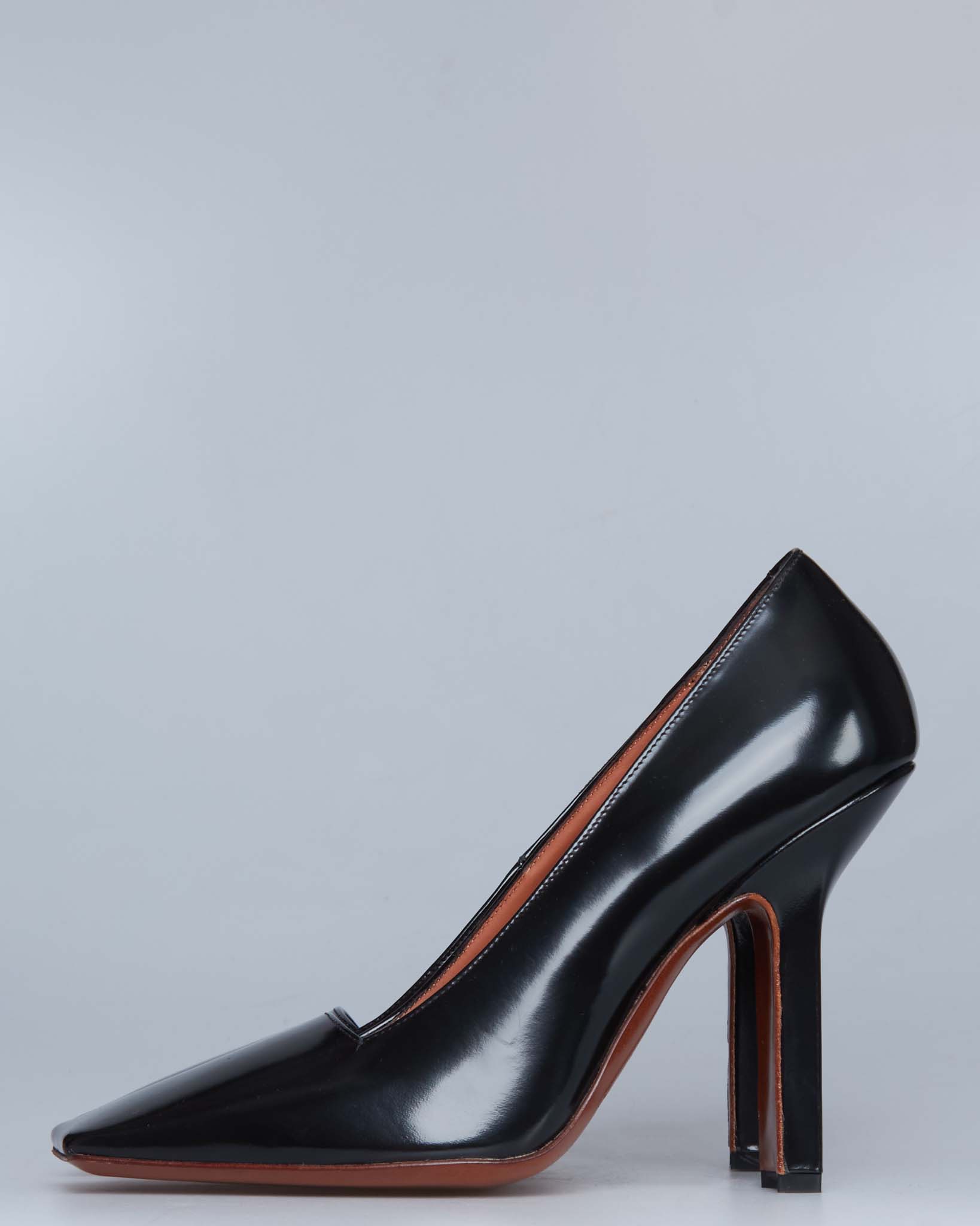 Vetements leather pumps