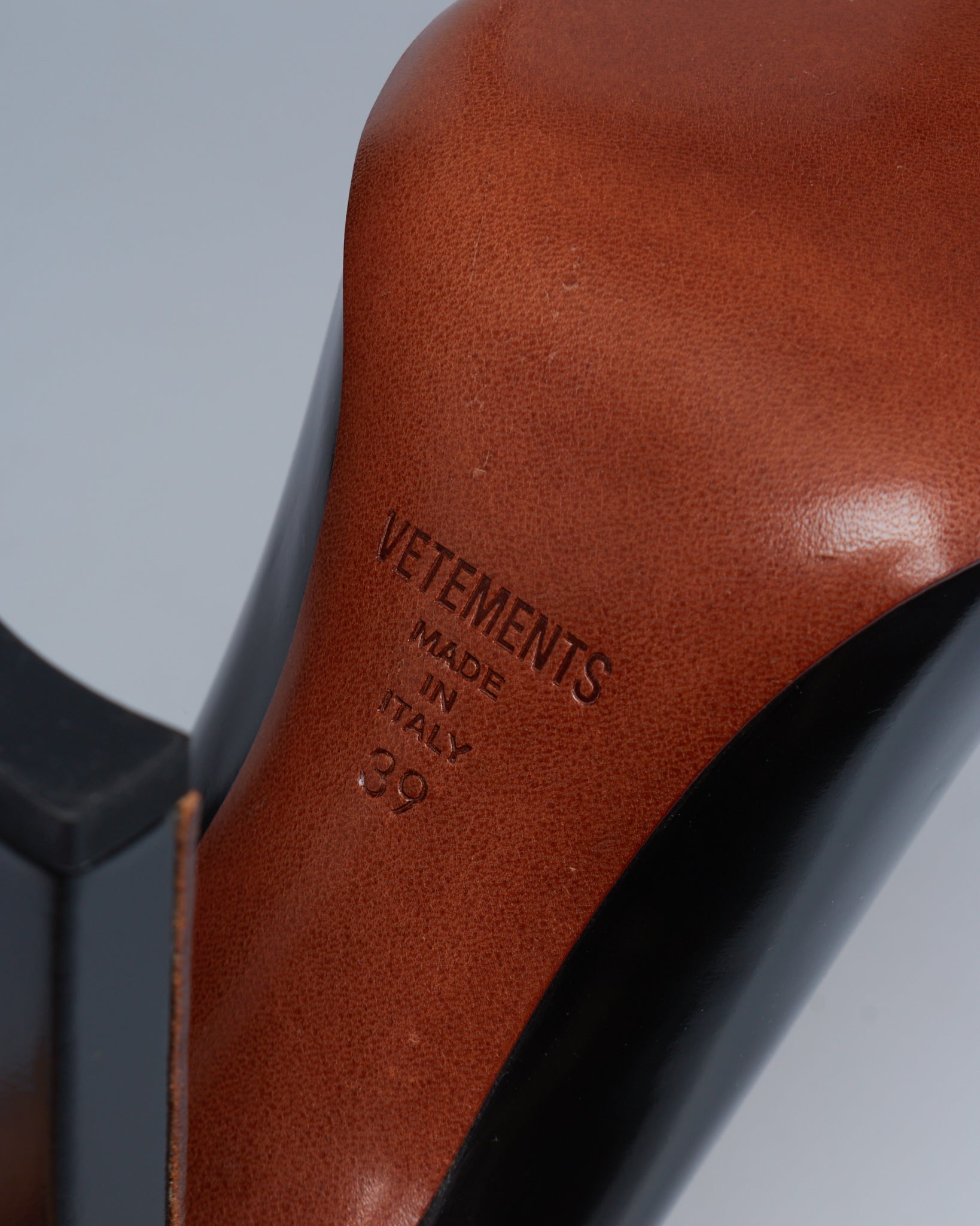 Vetements leather pumps